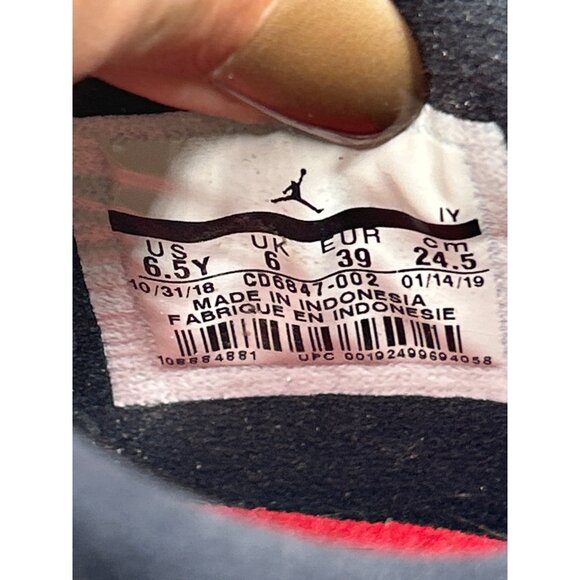 Nike Air Jordan 11 Retro Low Light Bone Snakeskin Grey CD6847-002 6.5Y Womens 8 - Picture 6 of 8